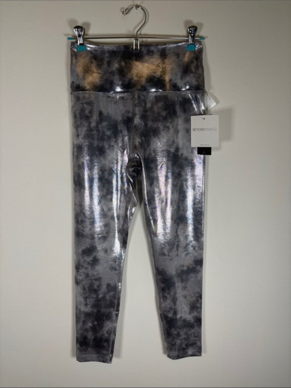 Beyond Yoga High Waisted Midi Legging in Foil Tie Dye – Size Small